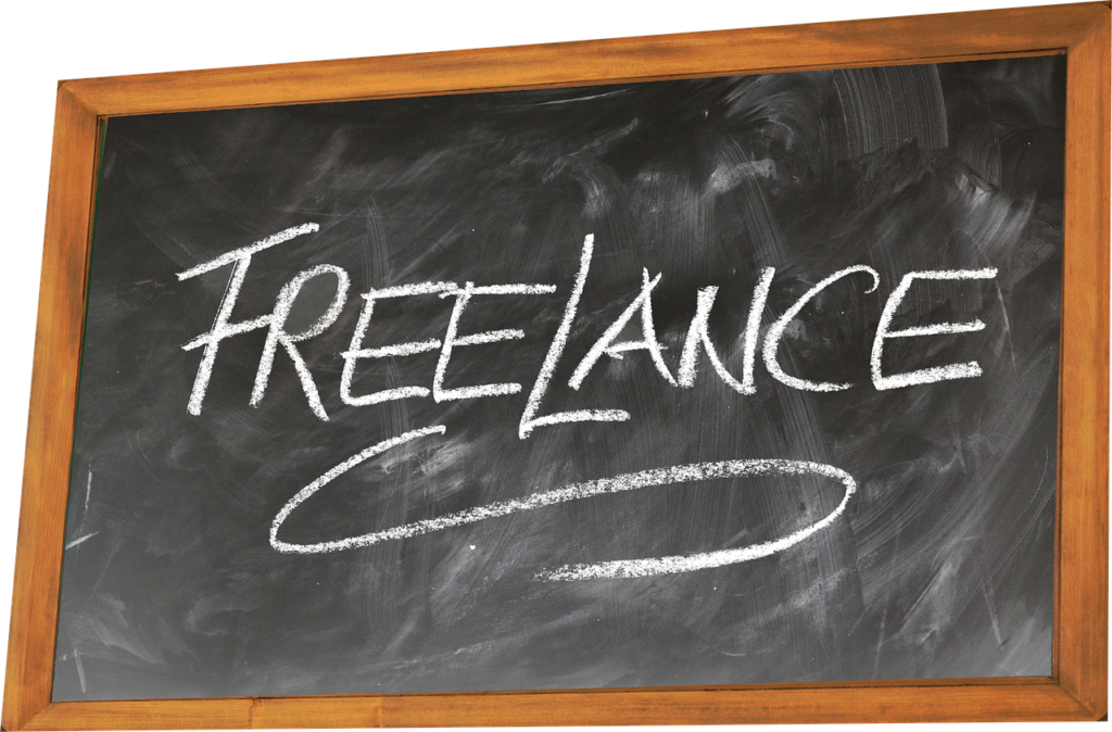 ardoise avec le mot freelance